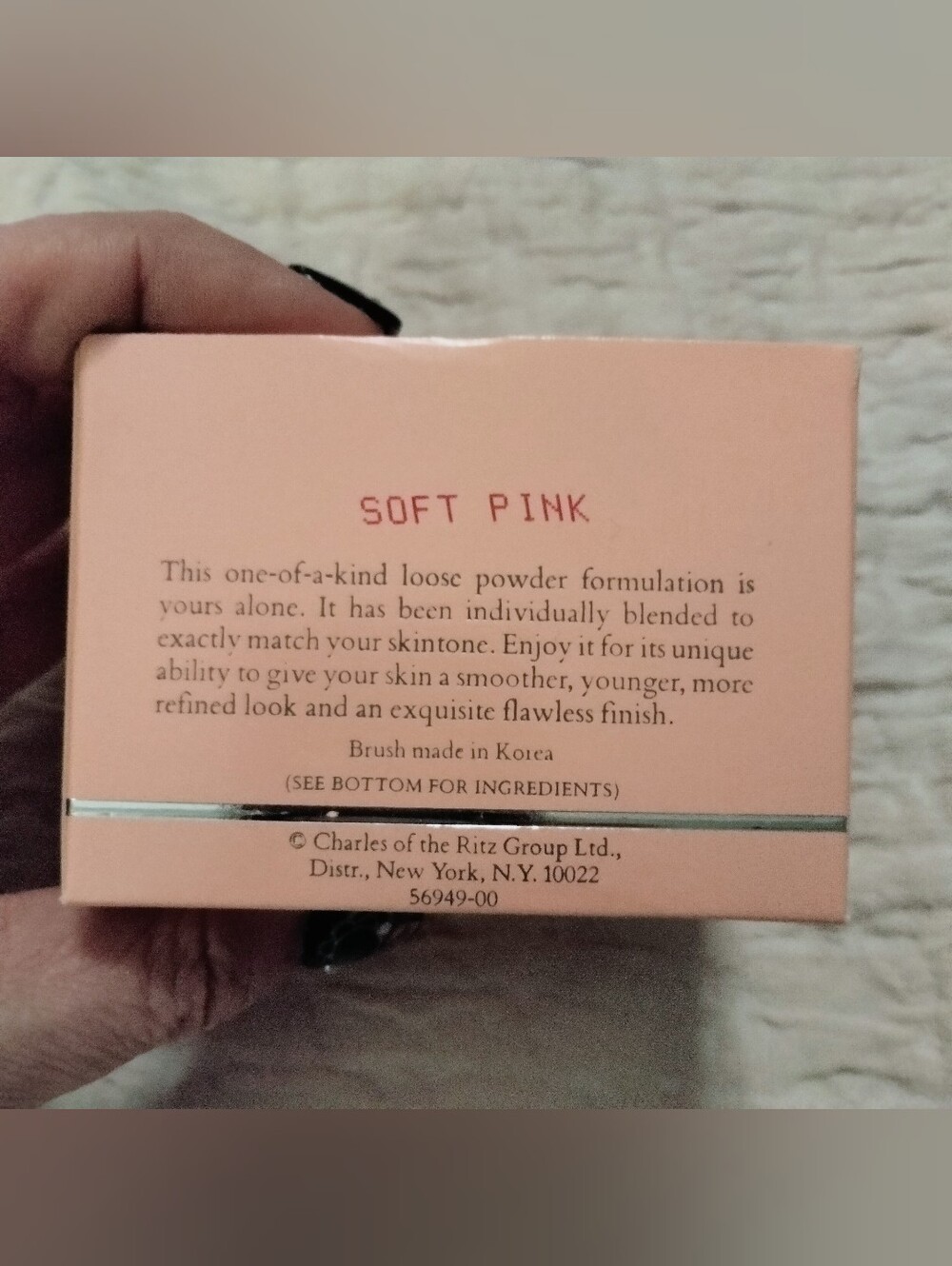 Charles Of The Ritz Soft Pink Translucent Face Powder - Picture 4 of 9